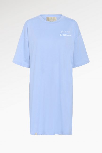 Robe T-shirt femme brodée "Se nourrir des différences"